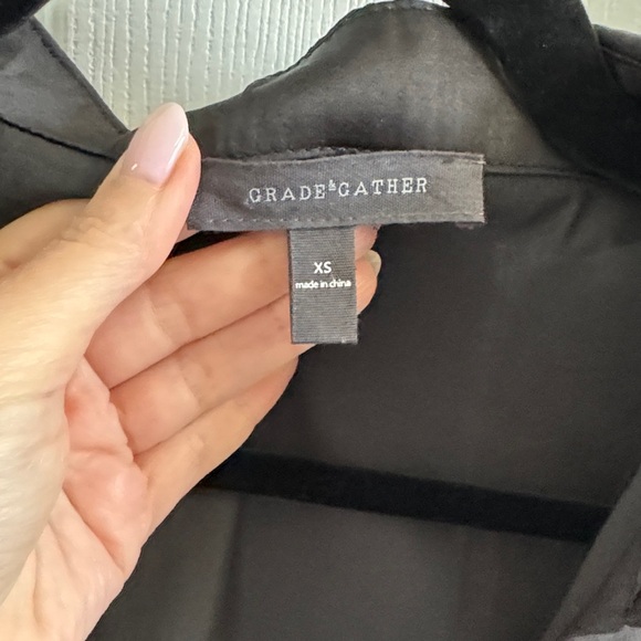 Vici - Chic Black Blouse - Picture 3 of 4